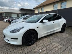 Weiß Gebraucht 2023 Tesla Model 3 Standard Range Limousine | 29.999 € (Fairer Preis)