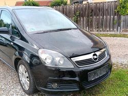 Schwarz Gebraucht 2007 Opel Zafira Limousine | 2.790 € (Etwas zu teuer)