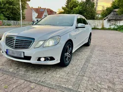 Weiß Gebraucht 2009 Mercedes E200 Limousine | 7.750 € (Etwas zu teuer)