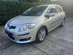 Grau Gebraucht 2009 Toyota Auris Life Limousine | 4.000 € (Fairer Preis)