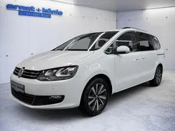Pure white Gebraucht 2022 VW Sharan Comfortline Van / Kleinbus | 31.890 € (Teuer)