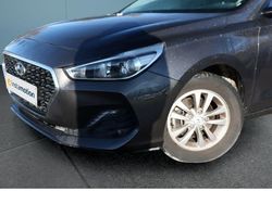 Braun Gebraucht 2019 Hyundai i30 Limousine | 13.099 € (Teuer)