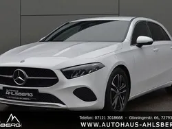 Polarweiss unilack Gebraucht 2023 Mercedes A200 Limousine | 27.300 € (Fairer Preis)