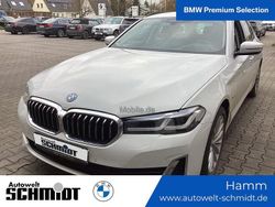 Weiß Gebraucht 2022 BMW 530e Luxury Line Kombi | 44.880 €
