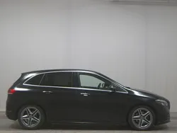 Schwarz Gebraucht 2022 Mercedes B200 AMG line Van / Kleinbus | 22.980 € (Fairer Preis)