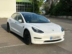Weiß Gebraucht 2022 Tesla Model 3 Long Range Limousine | 34.400 € (Etwas zu teuer)