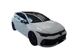 Pure white/schwarz Gebraucht 2025 VW Golf VIII Black Edition Limousine | 49.980 € (Teuer)