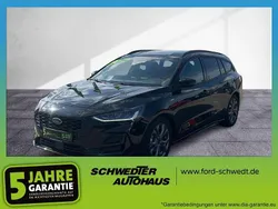 Obsidianschwarz metallic Gebraucht 2024 Ford Focus ST-Line Kombi | 21.490 € (Superpreis)