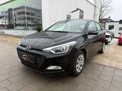 Schwarz Gebraucht 2016 Hyundai i20 Trend Limousine | 7.800 € (Fairer Preis)