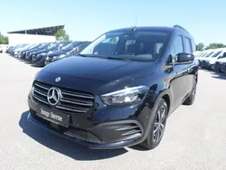 Loparitschwarz metallic Gebraucht 2025 Mercedes 180 Progressive Limousine | 31.900 € (Fairer Preis)