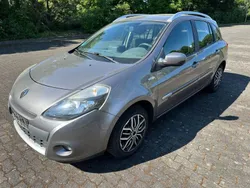 Grau Gebraucht 2012 Renault Clio GrandTour Kombi | 2.290 €