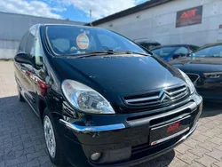 Schwarz Gebraucht 2004 Citroën Xsara Picasso Van / Kleinbus | 3.499 € (Teuer)