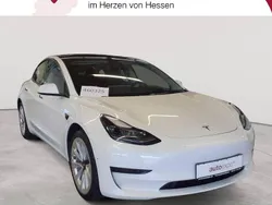 Pearl white multicoat Gebraucht 2021 Tesla Model 3 Standard Range Plus Limousine | 22.290 € (Guter Preis)