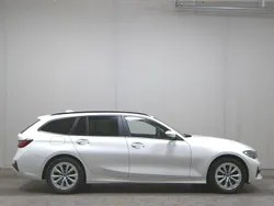 Weiss Gebraucht 2022 BMW 320 Advantage Kombi | 16.690 € (Superpreis)