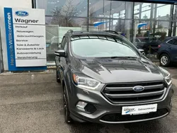 Grau Gebraucht 2017 Ford Kuga ST-Line SUV | 23.990 €