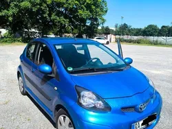 Blau Gebraucht 2010 Toyota Aygo Kleinwagen | 2.200 € (Superpreis)
