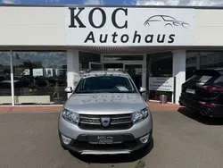 Grau Gebraucht 2015 Dacia Sandero Prestige Kleinwagen | 8.600 € (Etwas zu teuer)