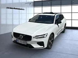 Crystal white (metallic) Gebraucht 2023 Volvo V60 Plus Kombi | 49.990 €