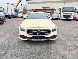 Beige Gebraucht 2022 Mercedes E200 Avantgarde Limousine | 15.999 € (Fairer Preis)