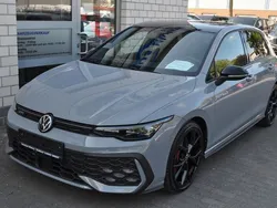 Grau Gebraucht 2024 VW Golf VIII GTI Limousine | 36.980 € (Fairer Preis)