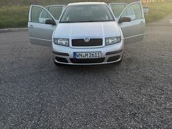 Silber Gebraucht 2006 Skoda Fabia Kleinwagen | 2.500 € (Teuer)
