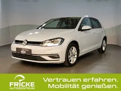 Weiss Gebraucht 2017 VW Golf VII Comfortline Limousine | 15.940 € (Fairer Preis)
