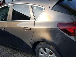 Gebraucht 2015 Opel Astra Exklusiv Limousine | 7.350 € (Fairer Preis)