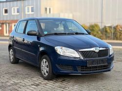 Blau Gebraucht 2011 Skoda Fabia Kleinwagen | 2.200 € (Fairer Preis)
