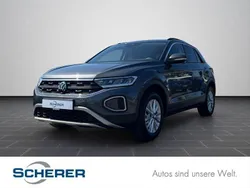Indiumgrau metallic (metallic) Gebraucht 2024 VW T-Roc Life SUV | 21.980 € (Guter Preis)