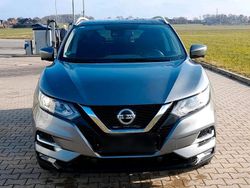 Grau Gebraucht 2019 Nissan Qashqai N-Connecta SUV | 17.500 € (Fairer Preis)
