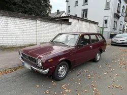 Rot Gebraucht 1976 Toyota Corolla Kombi | 10.000 €