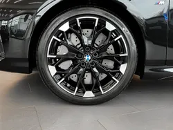 BMW M235