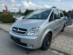 Grau Gebraucht 2003 Opel Meriva Cosmo Van / Kleinbus | 2.250 € (Guter Preis)