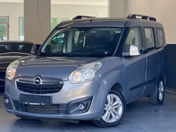 Grau Gebraucht 2012 Opel Combo Edition Van / Kleinbus | 5.990 € (Teuer)