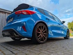 Blau Gebraucht 2022 Ford Focus ST Limousine | 25.800 € (Guter Preis)