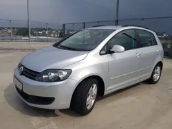 Grau Gebraucht 2010 VW Golf Plus Cross Comfortline Van / Kleinbus | 5.499 € (Fairer Preis)