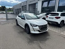 Weiß Gebraucht 2022 Peugeot e-208 Active Kleinwagen | 16.900 € (Fairer Preis)