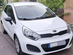 Weiß Gebraucht 2013 Kia Rio 3 Limousine | 3.600 € (Guter Preis)