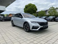 Brillantsilber metallic Gebraucht 2021 Skoda Octavia RS Kombi | 27.490 € (Fairer Preis)