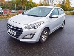 Silber Gebraucht 2017 Hyundai i30 Kombi | 4.700 €
