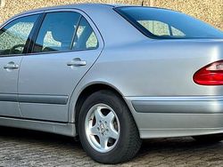 Silber Gebraucht 2001 Mercedes E200 Limousine | 2.950 € (Guter Preis)