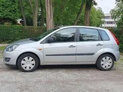 Silber Gebraucht 2006 Ford Fiesta Kleinwagen | 750 €