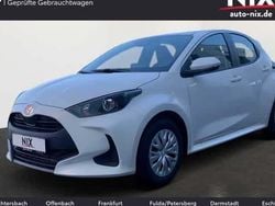 Weiß Neu 2025 Toyota Yaris Hybrid Comfort Limousine | 23.900 € (Guter Preis)