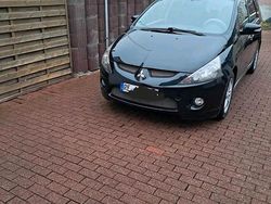 Schwarz Gebraucht 2005 Mitsubishi Grandis Van / Kleinbus | 3.900 € (Teuer)