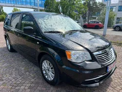 Schwarz Gebraucht 2014 Lancia Voyager S Van / Kleinbus | 10.000 € (Guter Preis)