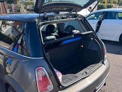 Grau Gebraucht 2006 Mini Cooper Kleinwagen | 999 € (Teuer)