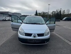 Gebraucht 2006 Renault Scénic II Van / Kleinbus | 2.000 € (Etwas zu teuer)