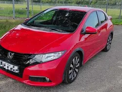 Rot Gebraucht 2015 Honda Civic Lifestyle Limousine | 13.000 € (Teuer)