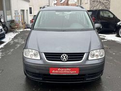 Grau Gebraucht 2003 VW Touran Trendline Van / Kleinbus | 2.985 € (Etwas zu teuer)