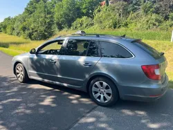 Grau Gebraucht 2010 Skoda Superb Ambition Kombi | 5.000 € (Fairer Preis)